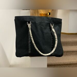 DSW Faux Snakeskin Handled 3 Compartment Zippered Weekend Overnight Tote Bag